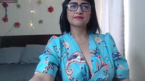 Isabeel Sofia online show from 03-07-25, 04:33