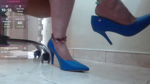 Isabeel Sofia online show from 10-14-25, 01:56