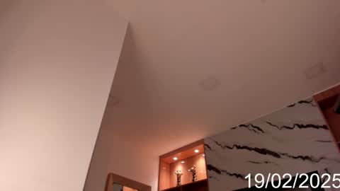 Isabel online show from 02-19-25, 08:33