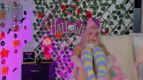 Isa online show from 10-31-25, 02:51