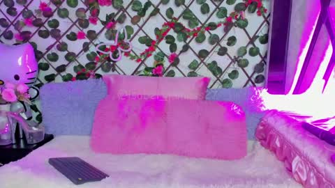 Snapshot of isabel_jamess chatting on 05-13-26, 09:44 Isa online show from 05-13-26, 09:44