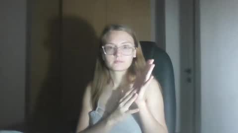 Snapshot of isabel_loveee chatting on 11-04-25, 08:08 isabel_loveee online show from 11-04-25, 08:08