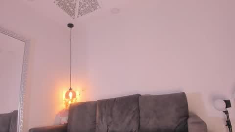 Isabela online show from 10-16-25, 12:06