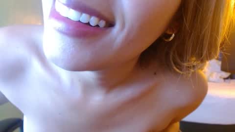 Isabela online show from 12-18-24, 02:42