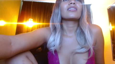 Isabela online show from 12-26-24, 03:53
