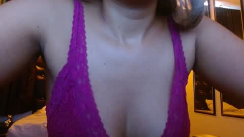 Isabela online show from 12-26-24, 06:54