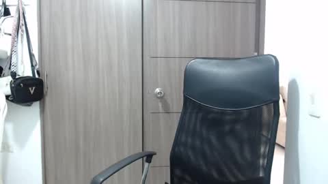 Isabela online show from 02-12-25, 02:54