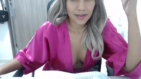 Isabela online show from 02-12-25, 05:58
