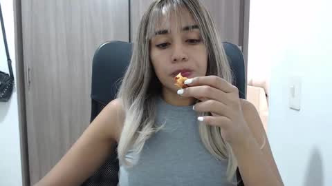 Isabela online show from 02-13-25, 04:17
