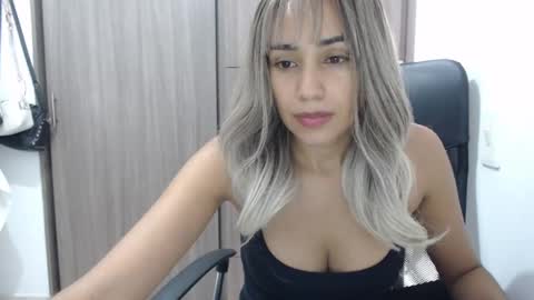 Isabela online show from 03-11-25, 02:40