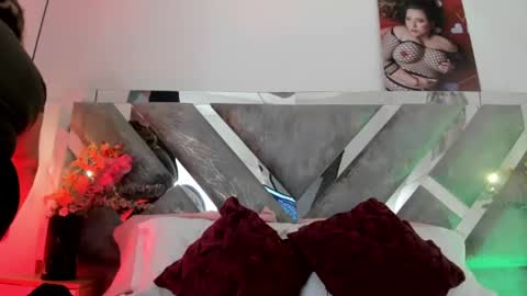 Mommy Isa online show from 06-15-26, 01:57