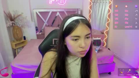 ISABELA  online show from 11-18-25, 11:58