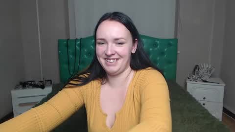 IsabelBlackberry online show from 12-16-24, 03:32