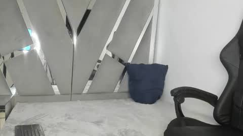 isabelht online show from 02-03-26, 05:05