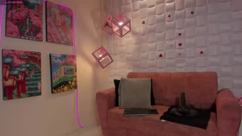 Snapshot of isabeljohnson chatting on 04-30-26, 08:57 Isabel online show from 04-30-26, 08:57