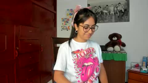 Isabella22 1 online show from 12-23-24, 01:56