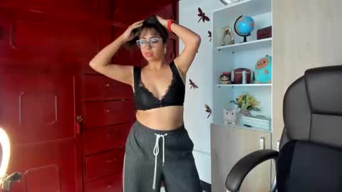 Isabella22 1 online show from 05-05-26, 05:32