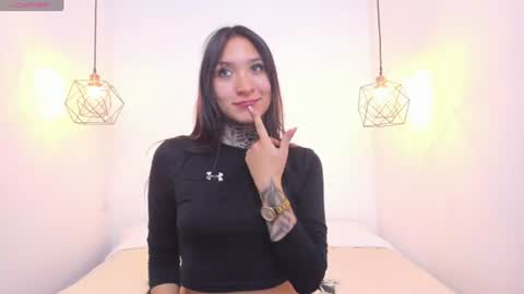 Isa online show from 06-17-26, 01:56