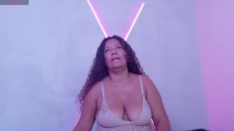 isabella_100 online show from 02-09-26, 12:42