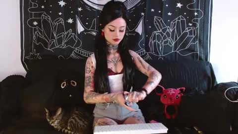    online show from 10-31-25, 09:38