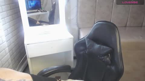 Snapshot of isabella_collen_v chatting on 03-23-26, 01:04 Hi Stream 800am to 200pm online show from 03-23-26, 01:04