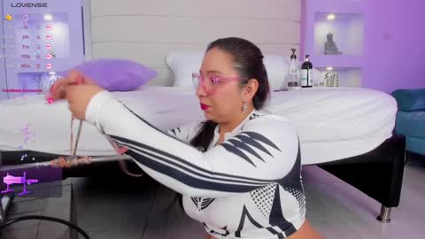 Isa online show from 01-24-25, 03:32