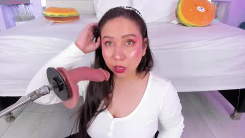 Isa online show from 09-19-25, 03:52