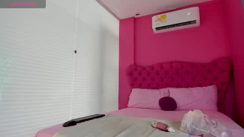 Isabella  online show from 09-27-25, 06:46