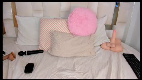 Snapshot of isabella_gomez11 chatting on 06-11-26, 12:32 isabella_gomez11 online show from 06-11-26, 12:32