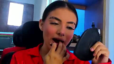 Snapshot of isabella_hv chatting on 06-18-26, 06:56 ISABELLA online show from 06-18-26, 06:56
