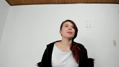 Snapshot of isabella_jaramillo chatting on 10-11-25, 12:26 isabella_jaramillo online show from 10-11-25, 12:26