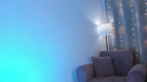 Snapshot of isabella_jones9 chatting on 02-21-26, 02:01 ISABELLA online show from 02-21-26, 02:01