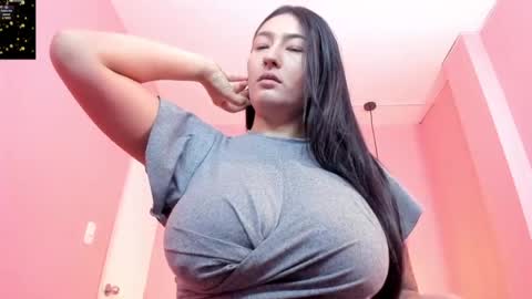 Snapshot of isabella_mendez_1 chatting on 07-01-26, 11:56 Isa online show from 07-01-26, 11:56