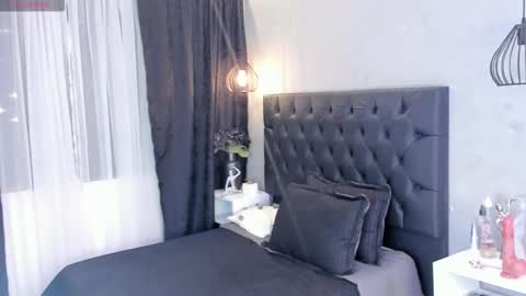 Isabella Nowa online show from 03-24-26, 11:59