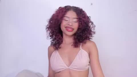 Snapshot of isabella_sex18 chatting on 01-23-25, 07:00 isabella online show from 01-23-25, 07:00