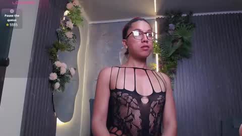 Camila online show from 06-19-26, 11:47