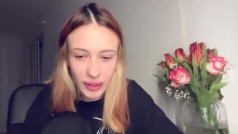 Snapshot of isabella_stella chatting on 02-27-26, 08:42 Isabella online show from 02-27-26, 08:42