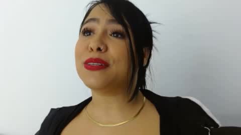 Snapshot of isabella_velvet27 chatting on 05-29-26, 01:31 Isabella velvet online show from 05-29-26, 01:31