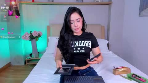 Snapshot of isabella_winkler chatting on 10-12-25, 02:38 isabella_winkler online show from 10-12-25, 02:38