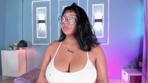 isabella zc online show from 08-03-26, 11:48