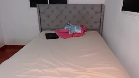 IM ISABELLA online show from 10-12-25, 12:42