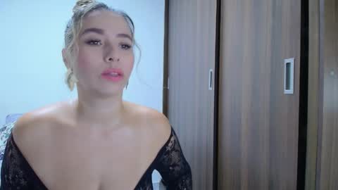 Snapshot of isabellaa_smith03 chatting on 05-09-26, 10:42 isabellaa_smith03 online show from 05-09-26, 10:42