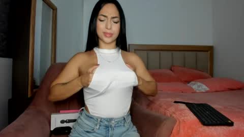 Snapshot of isabellabeker_ chatting on 04-22-26, 07:26 ISABEL online show from 04-22-26, 07:26