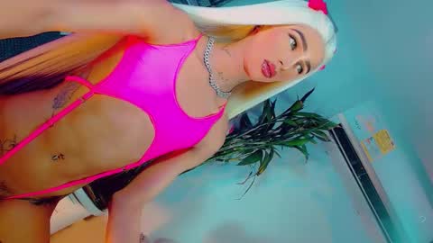 isabellagirs online show from 05-13-26, 04:43