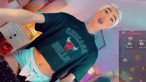 isabellagirs online show from 06-12-26, 05:39
