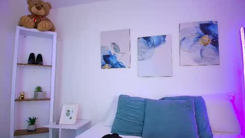 Isabella  online show from 05-08-26, 01:38