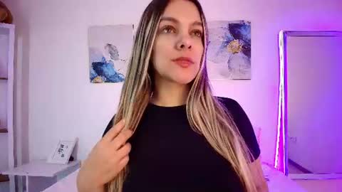 Isabella  online show from 06-19-26, 01:48