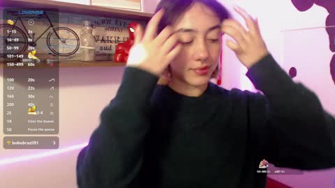 Snapshot of isabellakoff chatting on 01-07-25, 11:58 Tati - online show from 01-07-25, 11:58