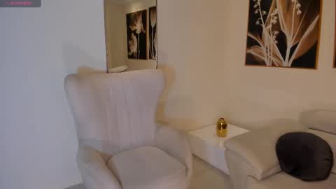 Isabella Kroft online show from 02-27-25, 01:05