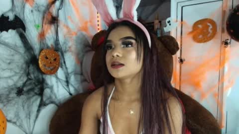 isabellalov online show from 10-23-25, 01:43